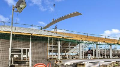 Förderung bei Dachsanierung – Programme für Landwirte & Gewerbe im Überblick 